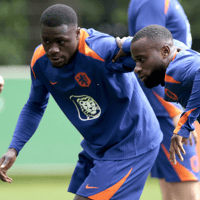 Brian Brobbey (links) en Lutsharel Geertruida