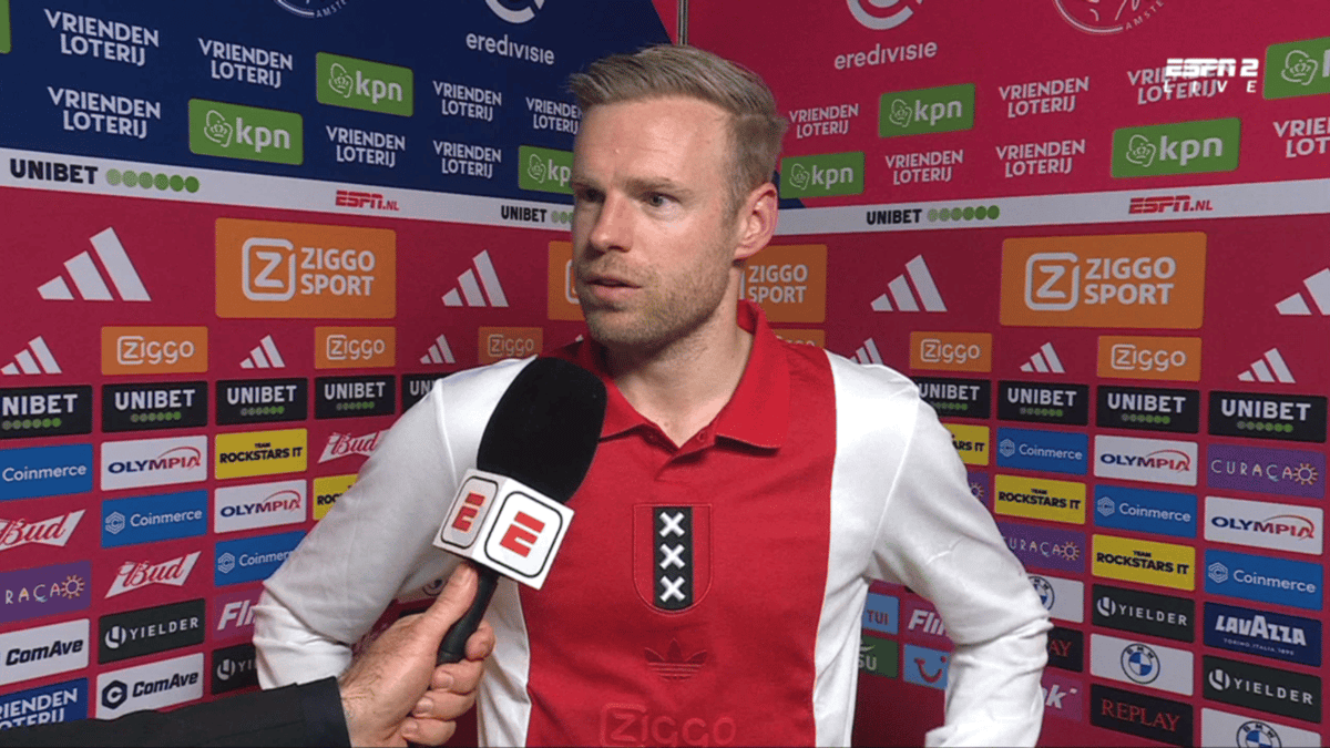 Davy Klaassen voor de camera van ESPN