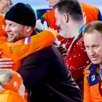 Antoinette Rijpma-de Jong feliciteert Remmelt Eldering