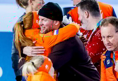 Antoinette Rijpma-de Jong feliciteert Remmelt Eldering