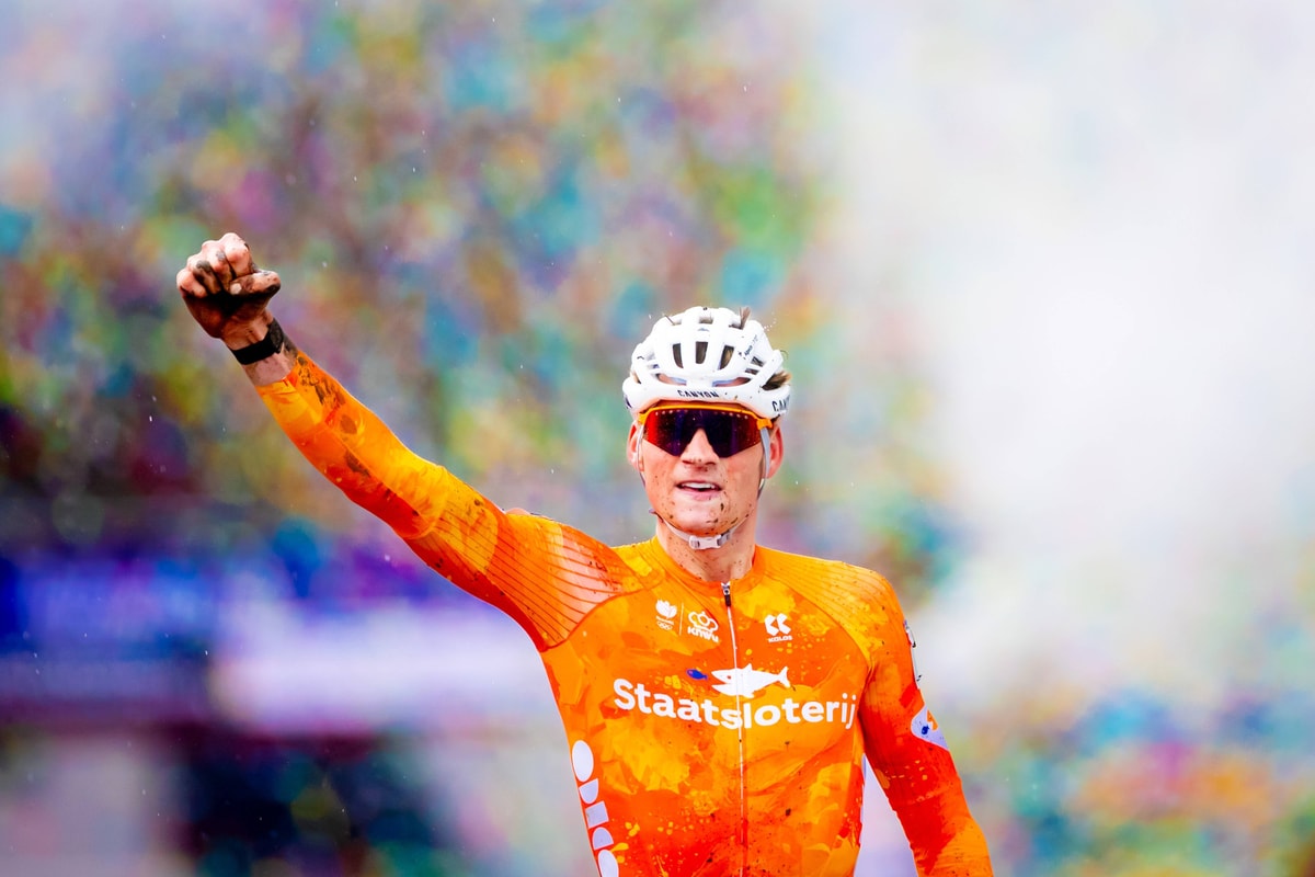 Dit levert een wereldtitel voor Van der Poel en Vollering op tijdens het WK