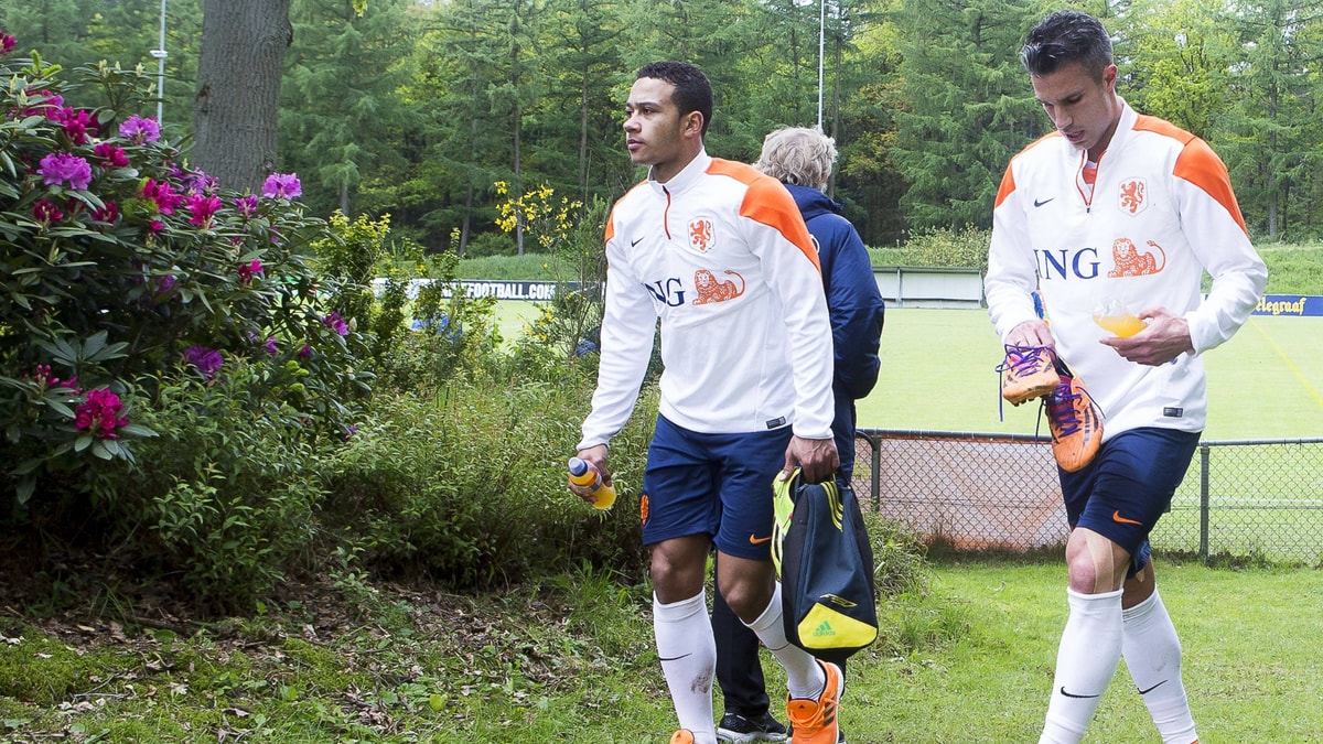Memphis Depay en Robin van Persie bij het Nederlands elftal
