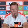 Ronald Koeman tijdens een persconferentie van het Nederlands elftal