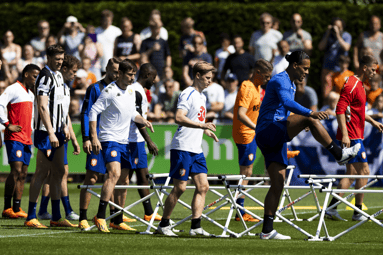 De spelers van het Nederlands elftal op een training in Zeist.