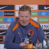 Ronald Koeman tijdens een persconferentie van het Nederlands elftal