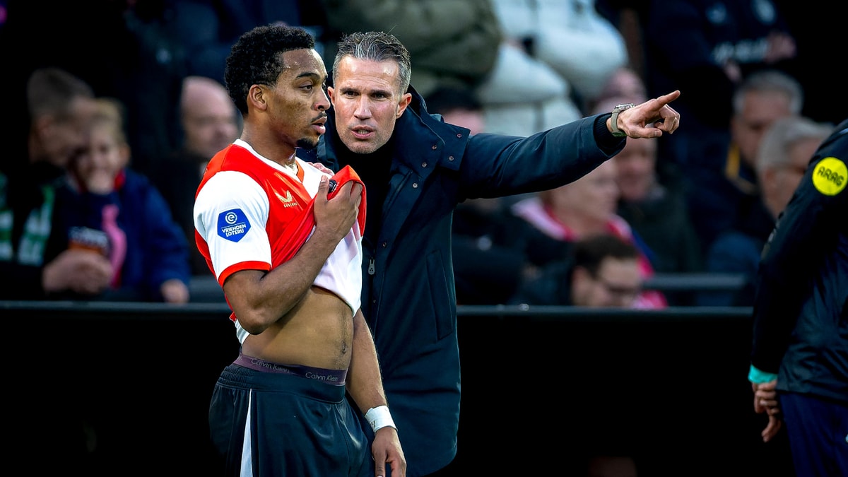 Quinten Timber met Robin van Persie bij Feyenoord