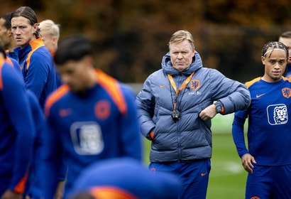 Bondscoach Ronald Koeman tijdens training van Oranje