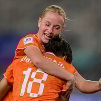 Oranje O17 viert een doelpunt