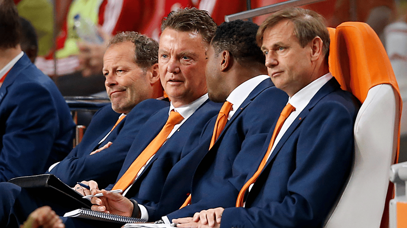 V.l.n.r. Danny Blind, Louis van Gaal, Patrick Kluivert en Frans Hoek