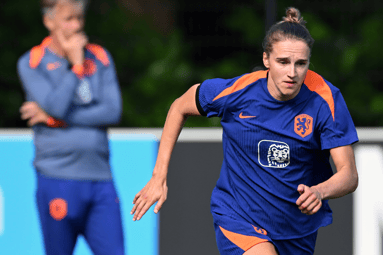 Vivianne Miedema tijdens de training van de Oranje Leeuwinnen