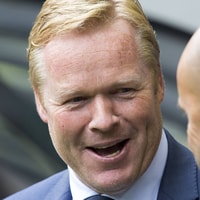 Ronald Koeman in gesprek met Peter Bosz