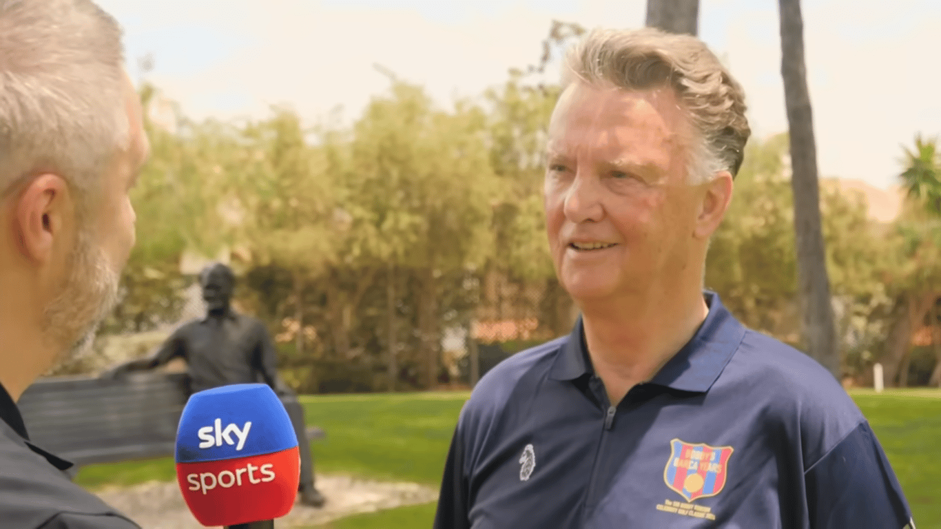 Louis van Gaal in gesprek met Sky Sports