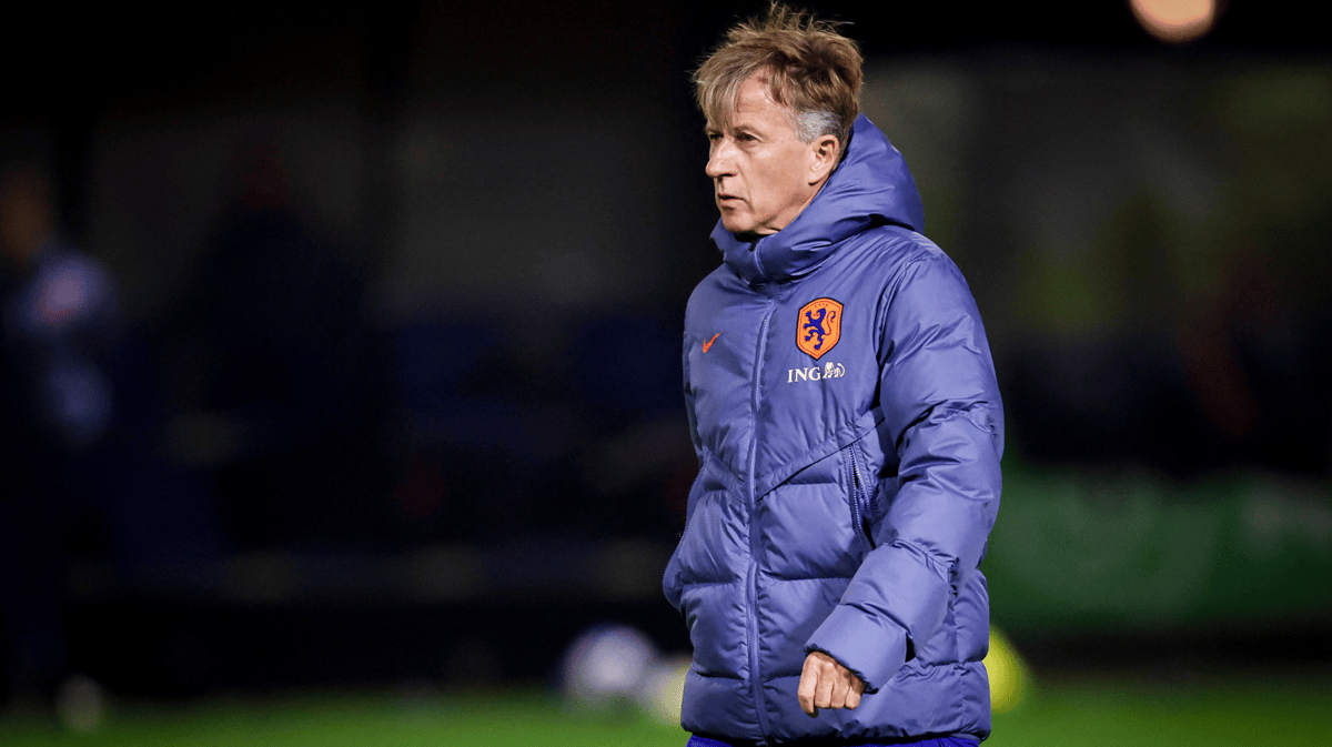 Andries Jonker, bondscoach van de Oranje Leeuwinnen