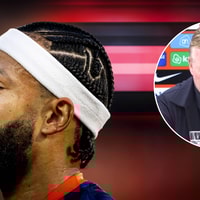 De haarband van Memphis Depay