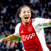  Kian Fitz-Jim viert een doelpunt bij Ajax
