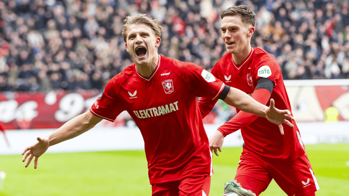 Sem Steijn in actie voor FC Twente