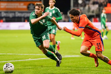 Ro-Zangelo Daal in actie voor Jong Oranje
