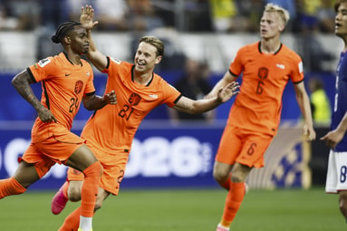 Crysencio Summerville scoort tijdens Nederland - Japan