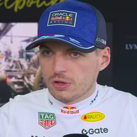 Max Verstappen voor de camera van Formula 1 