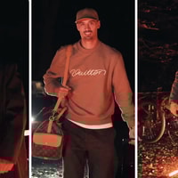 De spelers van het Nederlands elftal komen aan in Zeist.