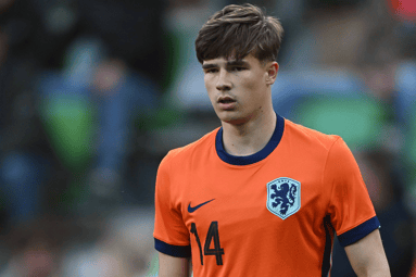 Wouter Goes in het shirt van Jong Oranje