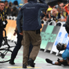 De politie grijpt in bij de Tour de France