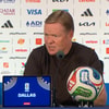 Ronald Koeman tijdens de persconferentie