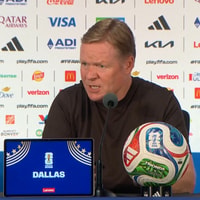 Ronald Koeman tijdens de persconferentie