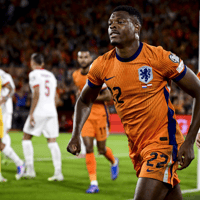 Denzel Dumfries scoort voor het Nederlands elftal
