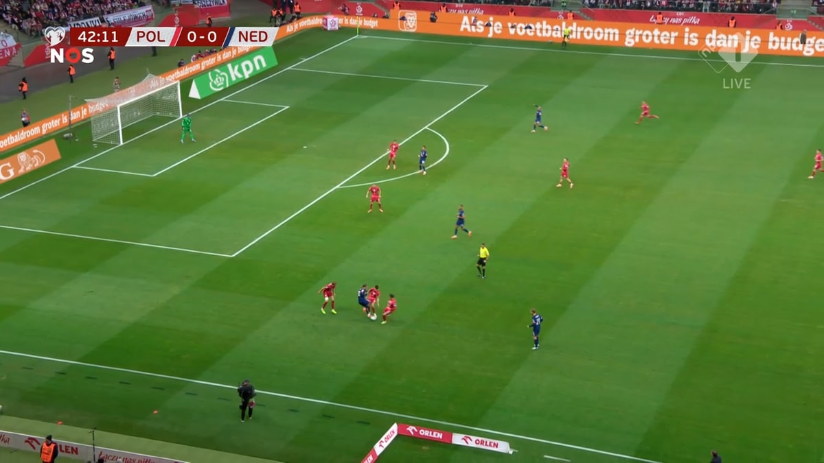 Memphis Depay verspeelt de bal