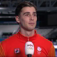 Jenning de Boo voor de camera van de NOS