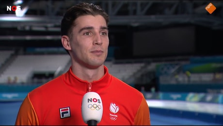 Jenning de Boo voor de camera van de NOS