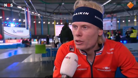 Tim Prins voor de camera van de NOS