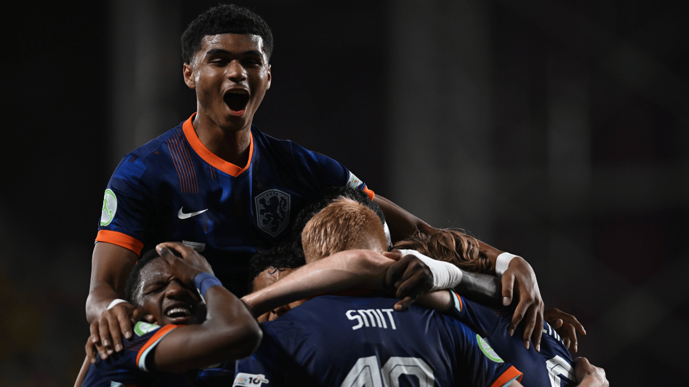 Oranje O19 viert feest