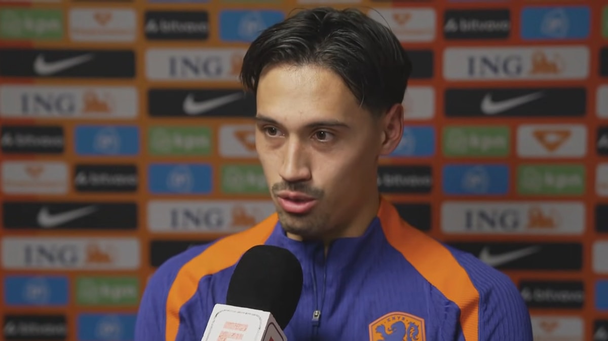 Tijjani Reijnders voor de camera van ESPN