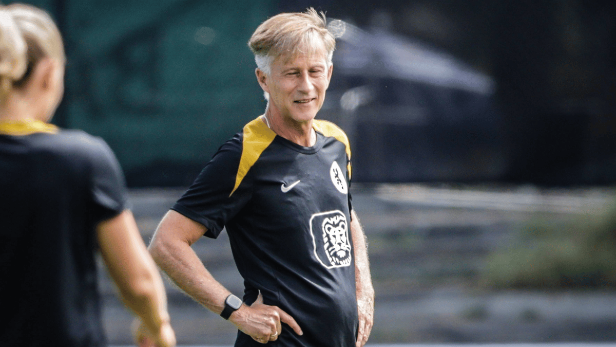 Andries Jonker, oud-bondscoach van de Oranje Leeuwinnen