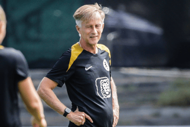 Andries Jonker, bondscoach van de Oranje Leeuwinnen