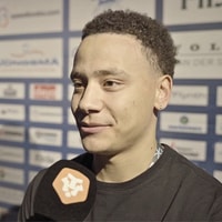 Ted Dalrymple voor de camera van Mee Met Oranje