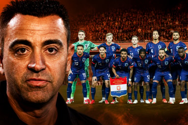 Jeremie Frimpong krijgt het lastig bij Oranje onder Xavi Hernández