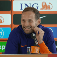 Daley Blind op een persconferentie van het Nederlands elftal
