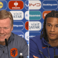 Ronald Koeman en Nathan Aké op een persconferentie van het Nederlands elftal