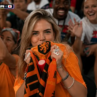Camila Benen (23), de Oranjefan die viraal ging tijdens Nederland - Japan
