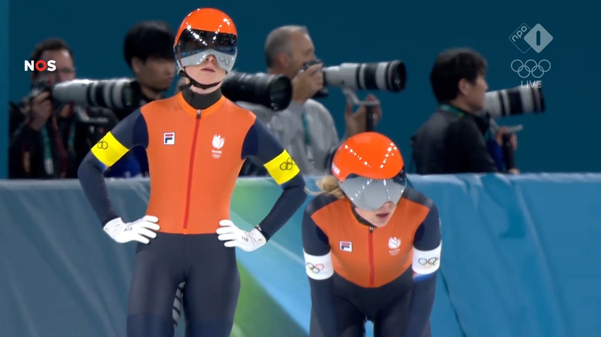 Teleurstelling bij Marijke Groenewoud (links) en Joy Beune