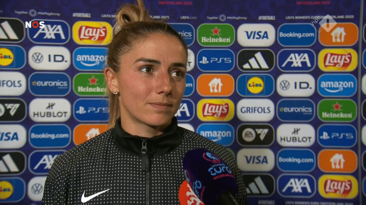 Daniëlle van de Donk voor de camera van de NOS