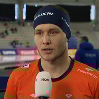 Marcel Bosker voor de camera van de NOS