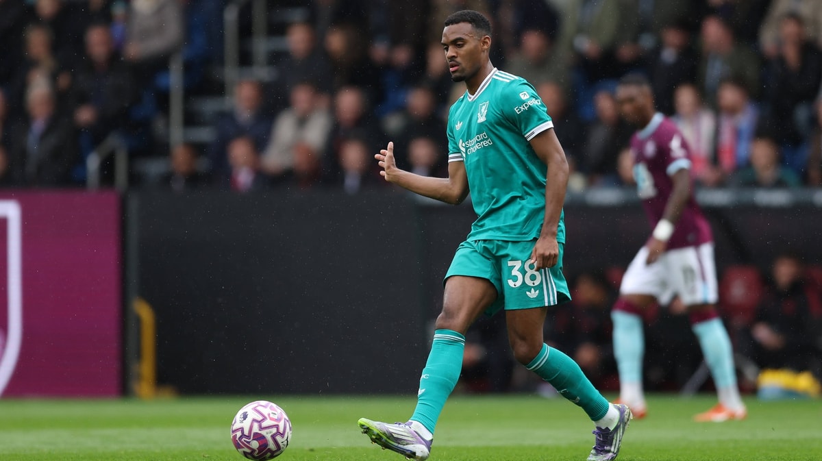 Ryan Gravenberch speelt een uitzonderlijk sterke wedstrijd en wint van Burnley