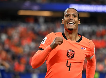 Van Dijk gaat door bij Oranje na vruchtbaar gesprek met bondscoach Xavi