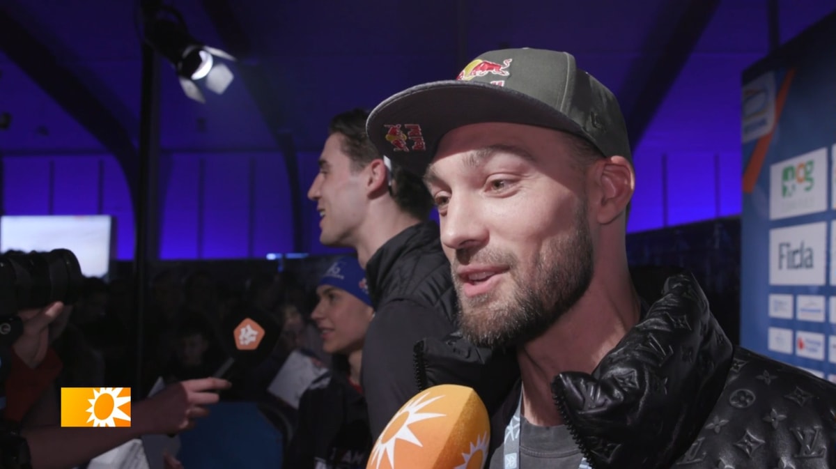 Kjeld Nuis voor de camera van RTL Boulevard