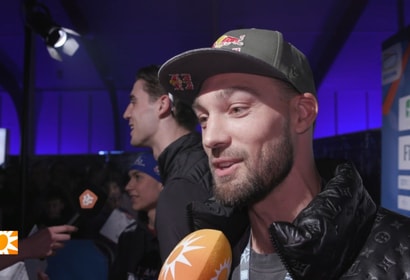 Kjeld Nuis voor de camera van RTL Boulevard