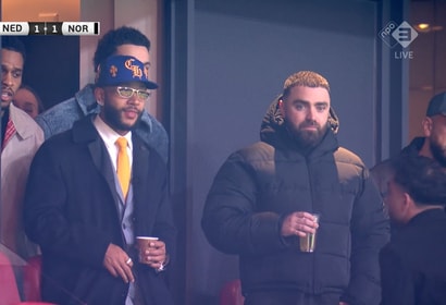 Memphis Depay was aandachtig toeschouwer bij Nederland - Noorwegen